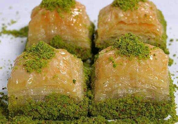 طرز تهیه باقلوای خانگی: دستور پخت آسان و خوشمزه برای هر سلیقه‌ای