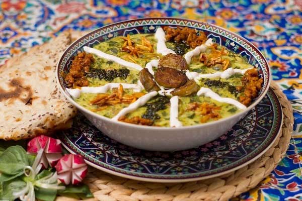 طرز تهیه آش بادمجان: خوشمزه و مغذی