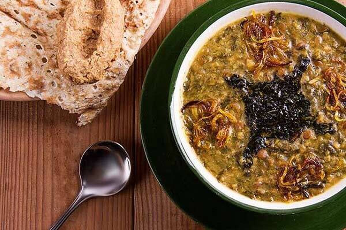 طرز تهیه آش ترخینه دوغ (اراک) – طعمی دلنشین از سرزمین مادری