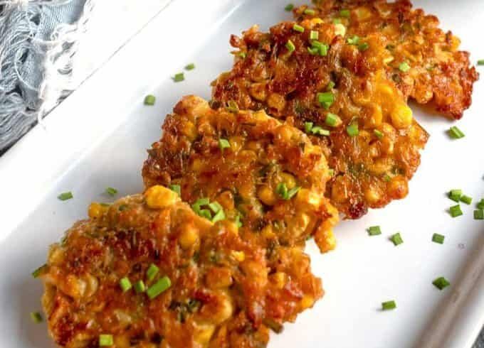 طرز تهیه کتلت ذرت با گشنیز و پیازچه: طعمی خوشمزه و سالم