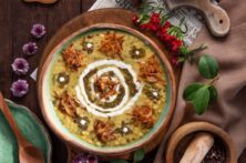 طرز تهیه آش گندم با سنتی ترین روش بسیار سالم و خوشمزه