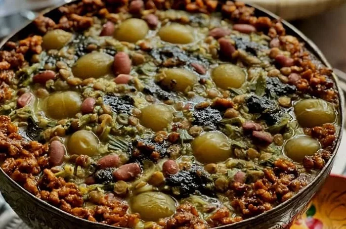 طرز تهیه آش گوجه سبز با بهترین دستور پخت