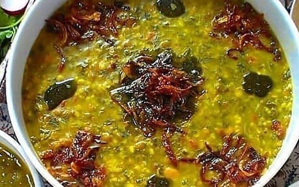 طرز تهیه آش ترش و نکات متداول در تهیه آن