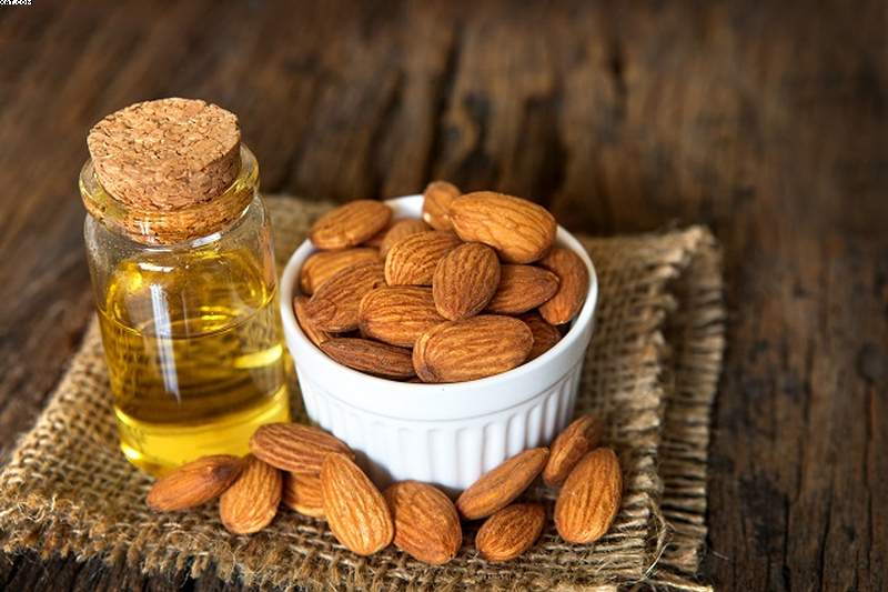 کاربرد روغن بادام تلخ در طب سنتی 