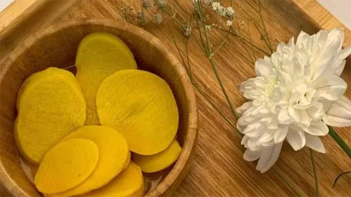 طرز تهیه ترشی مو سیر خانگی و خواص شگفت‌ انگیز آن