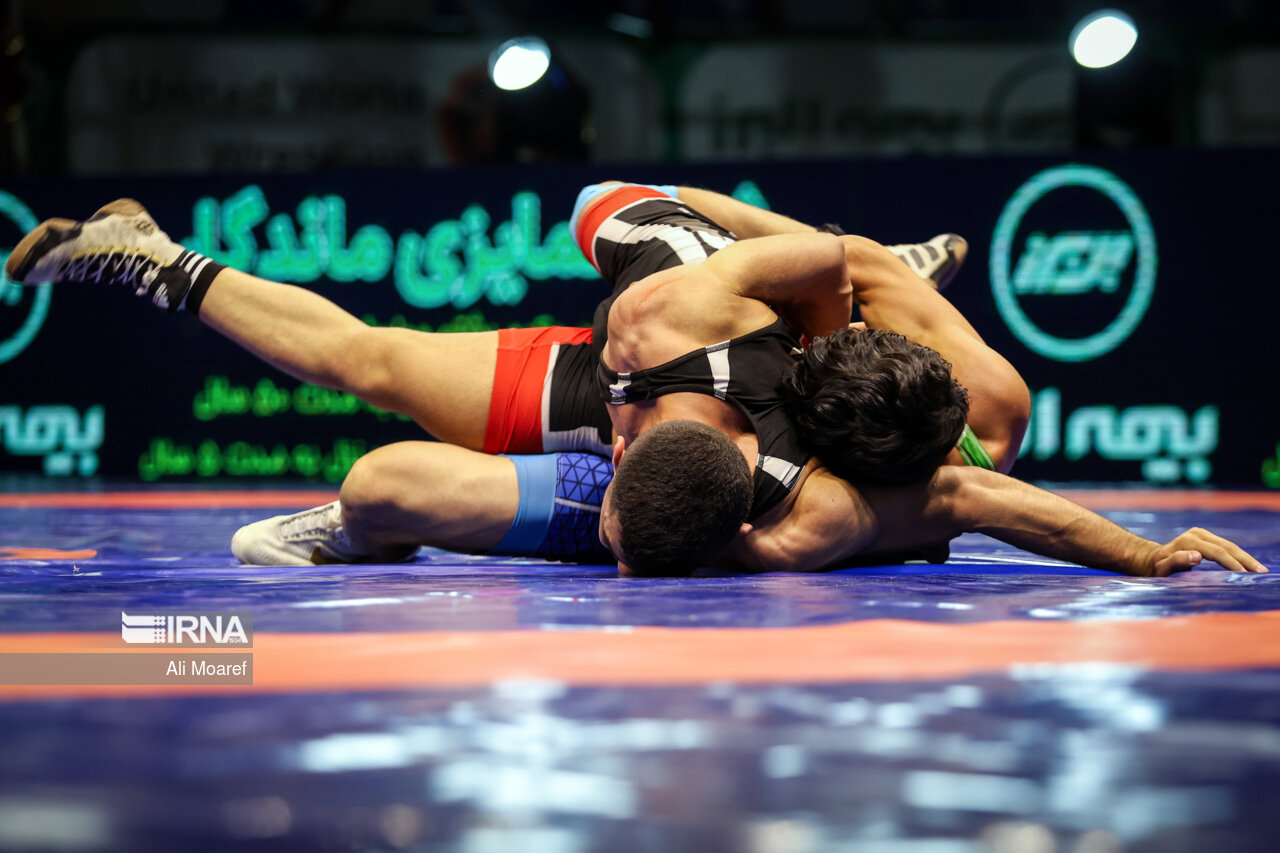 کبودرآهنگ قهرمان کشتی فرنگی همدان شد: رقابتی سرنوشت‌ساز در استان همدان