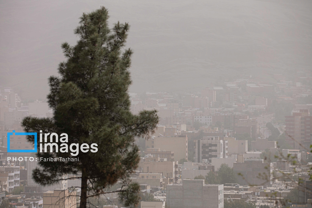 وزش باد و پدیده گرد و غبار در خراسان‌رضوی؛ هشدار کارشناسان هواشناسی 🌬️🌫️