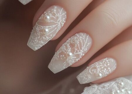 کاشت ناخن؛ راهنمای کامل، انواع، مزایا و معایب