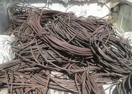 کشف ۵ تن سیم سرقتی از کارگاه ضایعاتی