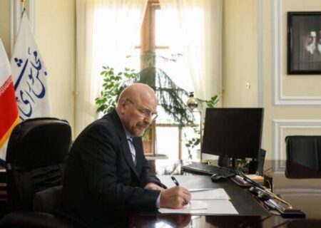 قالیباف: جوانان کشور در اهتزاز پرچم جمهوری اسلامی، باانگیزه و پرتلاش هستند