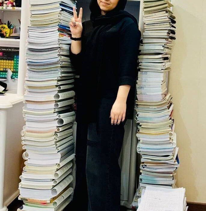 پانیذ حسینی رتبهی ۱۰ کنکور ریاضی و کتاباش