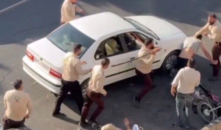 ماجرای ضرب و شتم دو دستفروش توسط مأموران شهرداری