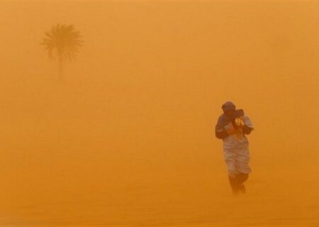 طوفان شدید زندگی مردم سیستان را مختل کرد