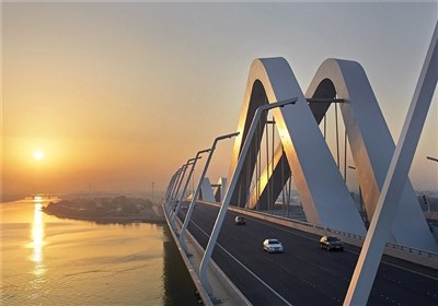 قشم در آستانه تحول: کلنگ‌زنی و بهره‌برداری از پروژه‌های 15 هزار میلیارد تومانی، نویدبخش جهش اقتصادی منطقه آزاد