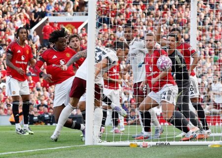 آرسنال با گلی مشکوک منچستریونایتد را شکست داد