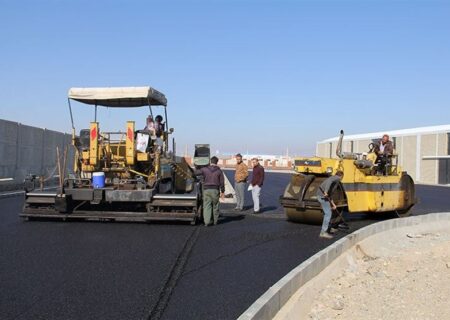 تحول در معابر برزک کاشان با تزریق ۲۳۰۰ تن آسفالت