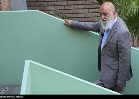 چمران از نصب غیرمجاز دکل‌های موبایل و کوتاهی شهرداری در وصول عوارض انتقاد کرد