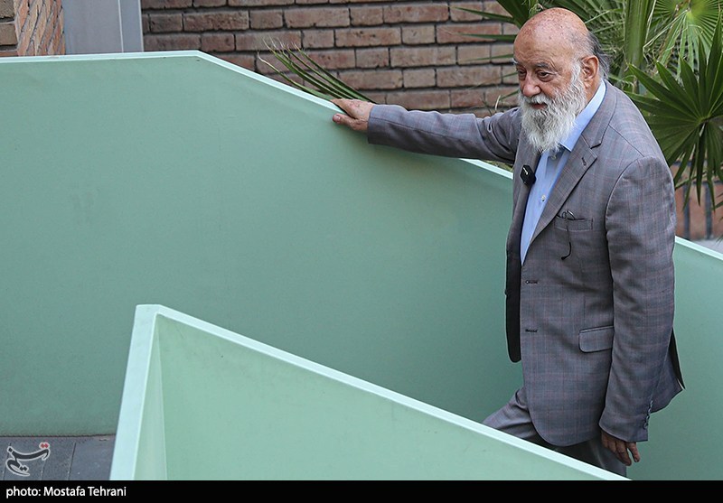 چمران از نصب غیرمجاز دکلهای موبایل و کوتاهی شهرداری در وصول عوارض انتقاد کرد