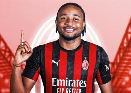 بمب نقل و انتقالات: انکونکو رسماً پیراهن میلان را بر تن کرد!