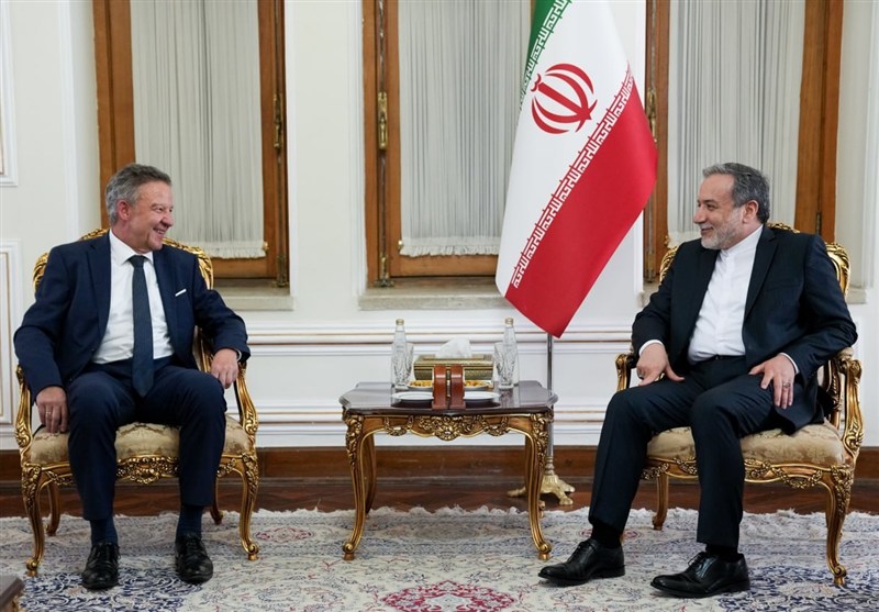 خداحافظی رسمی دیپلماتیک: دیدار سفیر آلمان با عراقچی