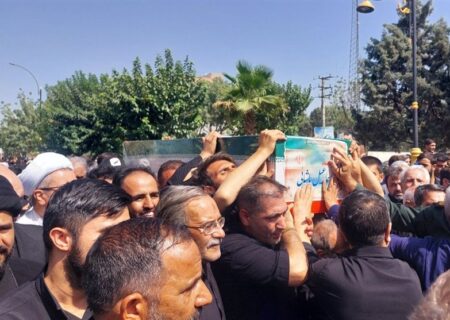 تشییع باشکوه پیکر شهید پاسدار اسماعیل پاشایی در بهارستان؛ تصاویر و فیلم تشییع