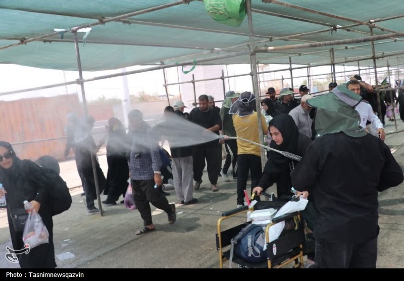 خاک وطن با بوی کربلا معطر شد؛ بازگشت پرشور زائران از مرز مهران