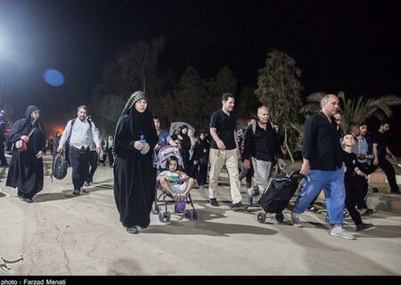 بازگشت شبانه زائران اربعین از مرز خسروی؛ گزارش زنده لحظه‌ای و تصاویر جدید