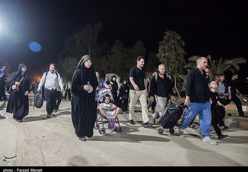 بازگشت شبانه زائران اربعین از مرز خسروی؛ گزارش زنده لحظهای و تصاویر جدید