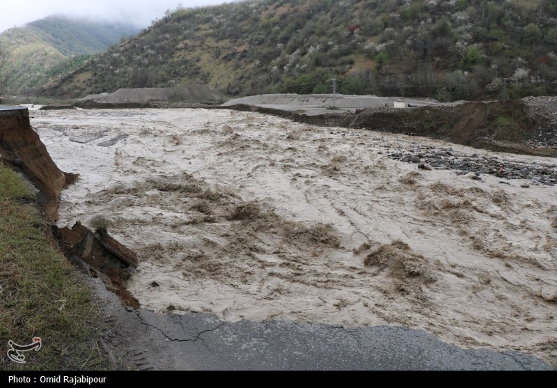 سیلاب شدید در مهدیشهر: جادهها و معابر را درنوردید؛ خسارت سنگین به زیرساختها