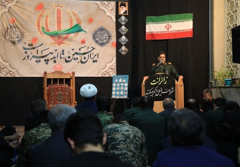 خدشه به اتحاد مردم در زمین دشمن: چرا بازی در زمین حریف میتواند همبستگی ملی را تضعیف کند