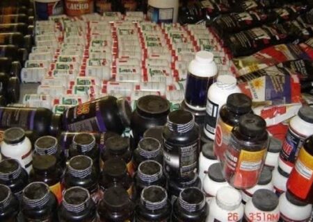 سمنان: کشف بیش از ۲٬۵۰۰ مکمل چاقی قاچاق و توقیف محموله بزرگ