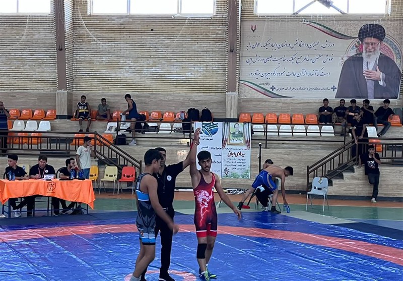 قهرمانی درخشان کشتی شهید اجاق قروه: اوج افتخار در مسابقات کشوری