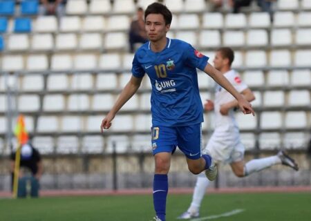 ادعای سایت ازبکی: فولاد و پرسپولیس برای جذب «خورشید» وارد کارزار شدند