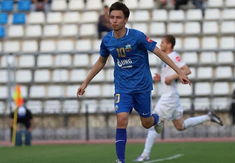 ادعای سایت ازبکی: فولاد و پرسپولیس برای جذب «خورشید» وارد کارزار شدند