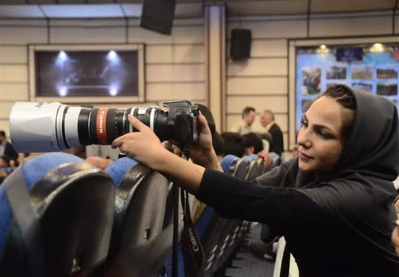 عکاسی روایت زندگی مردم در 17 سال: قابهای بیزمان از روزگارشان