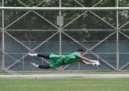 شکست ذوب‌آهن در نیمه نخست با هنرنمایی چشمگیر جعفری