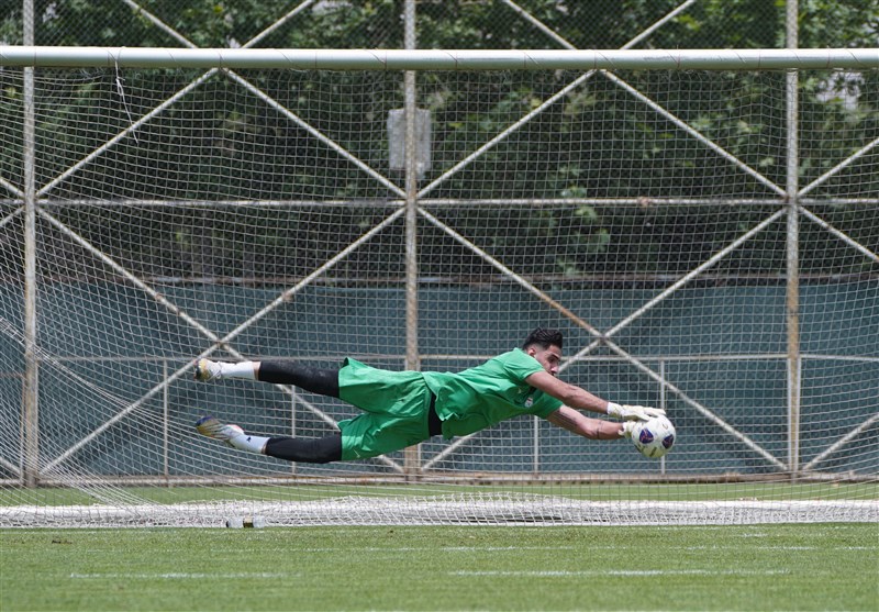 شکست ذوبآهن در نیمه نخست با هنرنمایی چشمگیر جعفری
