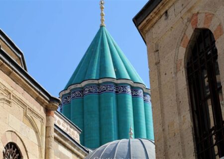 درک و تفسیر ژرفای معنا در مثنوی مولوی