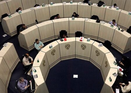 عبور تعداد سهامداران فعال بورس از 444 هزار کد معاملاتی