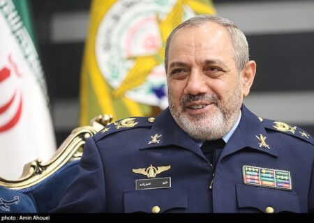 نصیرزاده: دانش وزارت دفاع را به صنایع منتقل می‌کنیم