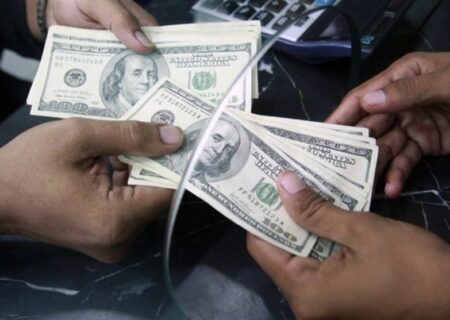 دلار زیر تیغ مکانیسم ماشه؛ موج‌سواری شایعه‌سازان بر ترس مردم