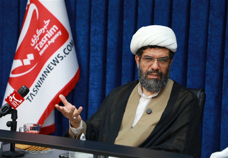 حوزه علمیه همه ظرفیت خود را برای تولید دانش اسلامی پای کار بیاورد