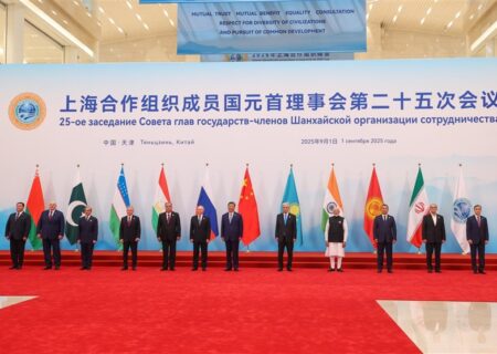 حضور پزشکیان در عکس یادگاری سران شانگهای در تیانجین چین