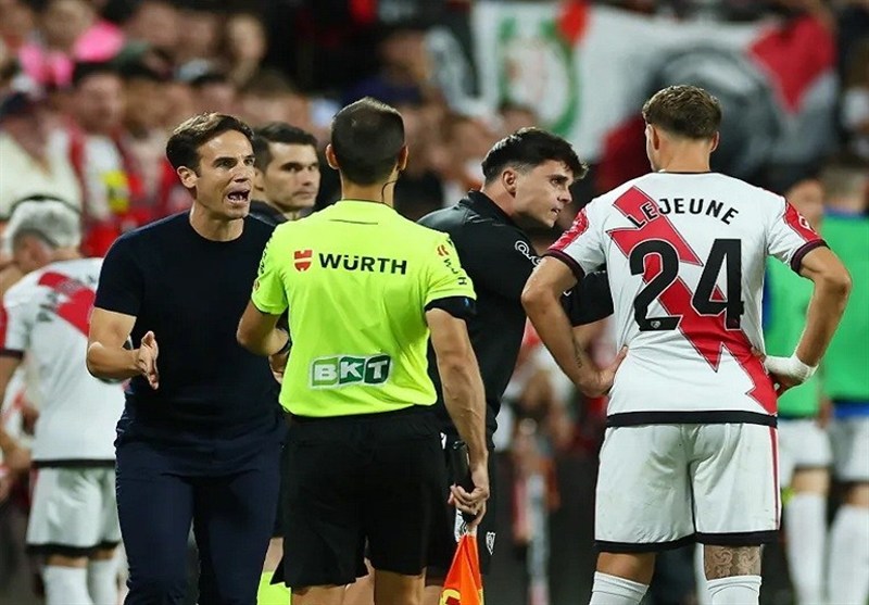 واکنش‌ها به جنجال VAR‌ در بازی بارسا – رایووایکانو؛ از اعتراف داور تا توضیح شرکت پشتیبان