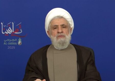 آغاز سخنرانی شیخ نعیم قاسم در مراسم سالگرد شهادت نصرالله