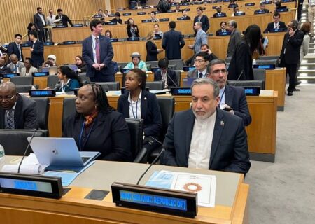 عراقچی: باید یکجانبه‌گرایی را که تهدیدی جدی برای صلح جهانی است مردود بشماریم