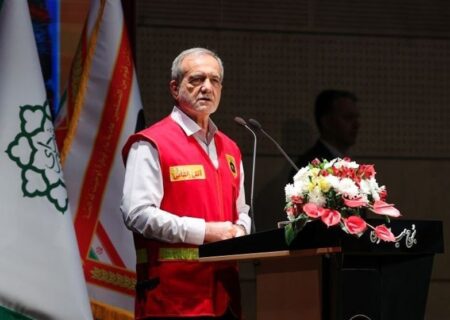 پزشکیان: خیال خام به زانو درآوردن ملت ایران را با خود نبرید