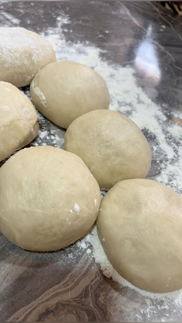 خمیر: از آرد و آب تا دنیایی از طعم و هنر