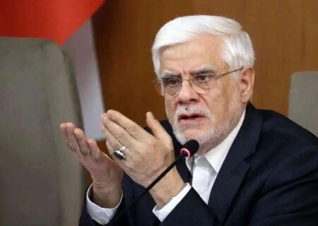 عارف: با امثال مکانیسم ماشه می‌خواهند مردم را بهم بریزند، ملت ما خیلی وقت است که از تحریم‌ها عبور کرده/ غربی‌ها اسنپ‌بک را فعال و آخرین برگ را رو کنند؛ ما هنوز برگ اول خود را هم رو نکردیم/ در همان ماه‌های اول [دولت]، اقتصاد جنگ را بررسی کردیم