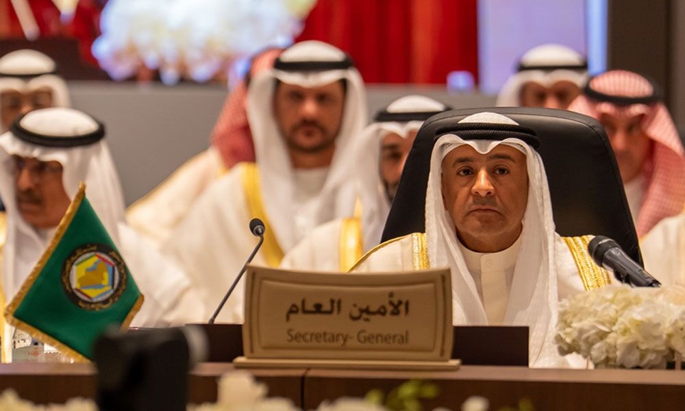 ادعای شورای همکاری خلیج فارس در بیانیه پایانی خود: سه جزیره تنب بزرگ، تنب کوچک و ابوموسی متعلق به امارات است / میدان گازی آرش کاملا در محدوده دریایی کشور کویت واقع شده؛ مالکیت منابع طبیعی از جمله کل میدان آرش فقط متعلق به عربستان سعودی و کشور کویت است / مذاکرات هستهای ایران باید شامل همه مسائل و نگرانیهای امنیتی کشورهای عضو شورا باشد